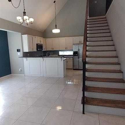 3rd image of 2801 Fullerton Ave