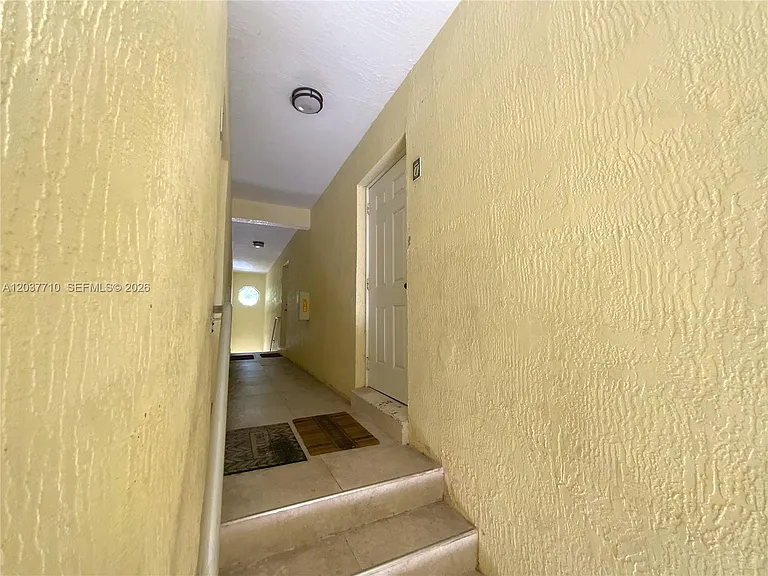 530 NE 15th Ct #7 — Photo 14