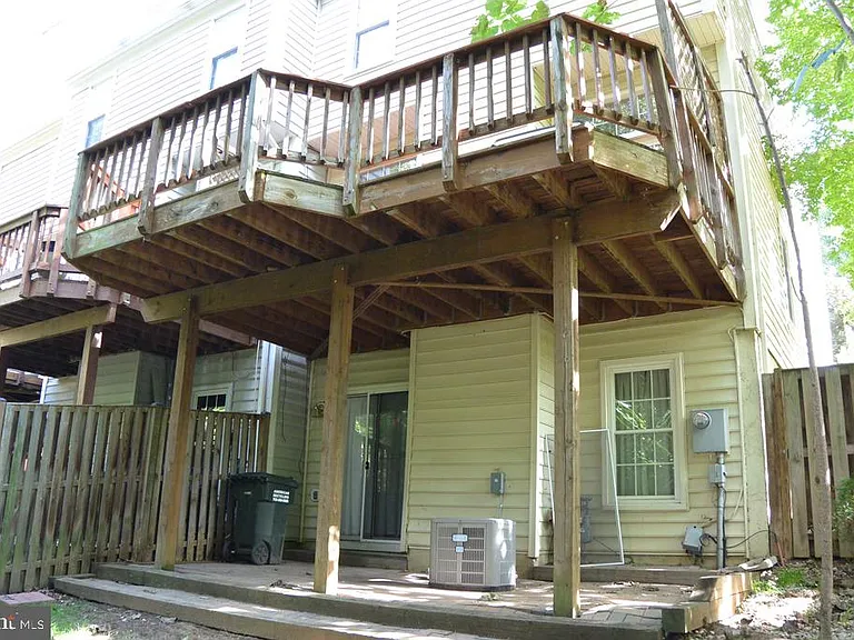 7034 Darby Towne Ct — Photo 33
