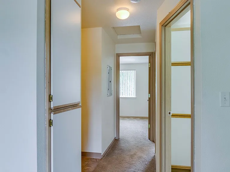 Maplewood Apartments — Photo 10
