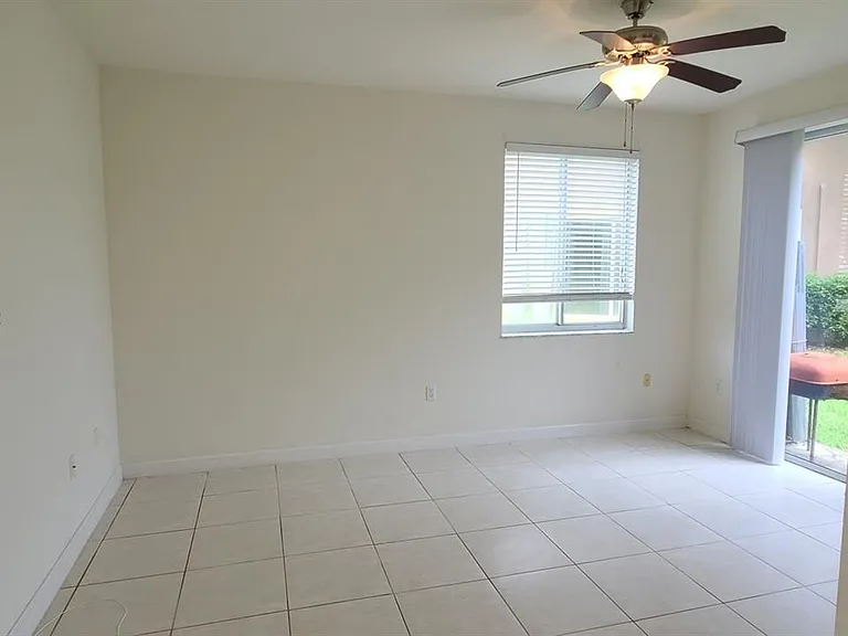 1021 SE 23rd Ave #1 — Photo 14