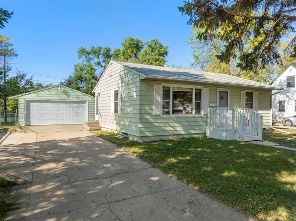 1925 7th St NW, Minot, ND 58703