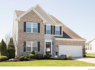 6817 Amanda Ln, Lockport, NY 14094