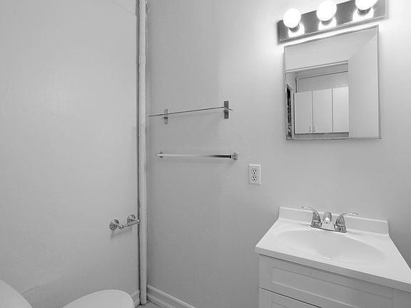 4th image of 20 Cornelia St APT 7