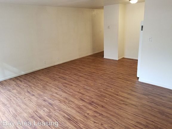 3rd image of 650 E 17th St APT 09