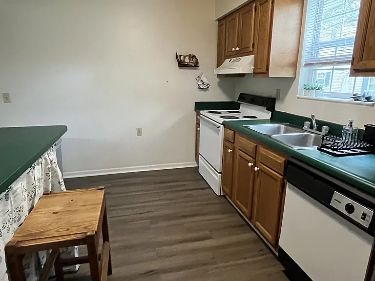 15 S Shafer St #1502 — Photo 4