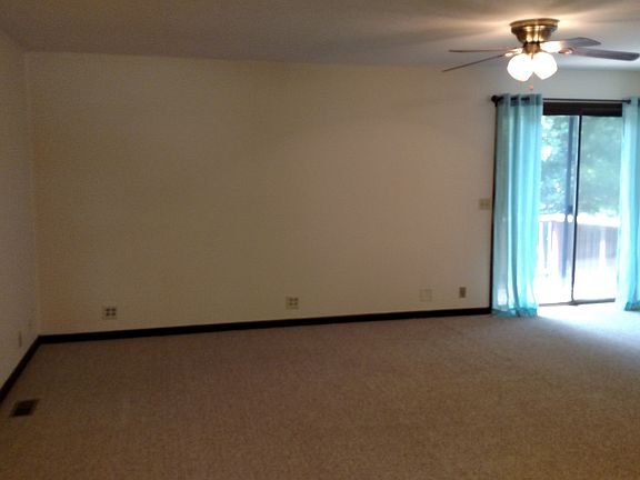 3rd image of 906 30th St