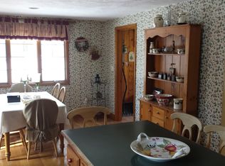 33 Woodland Rd, Wrentham, MA 02093