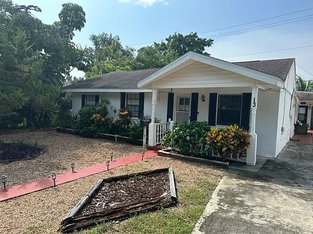 13 South Palmway Avenue - A — Photo 1