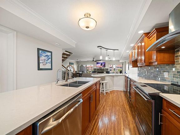 5th image of 119 MARINA DEL REY COURT