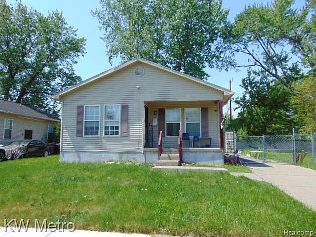 1st image of 445 Navahoe St