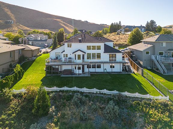 3rd image of 2162 Morency Dr