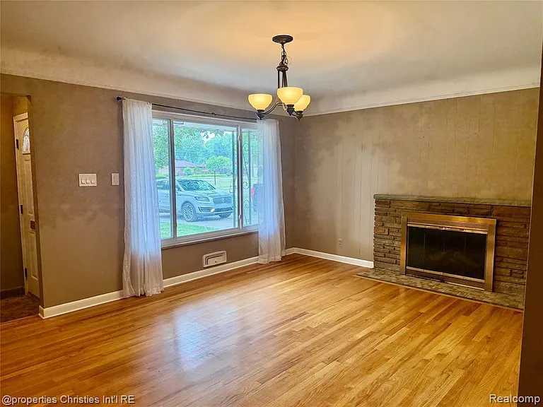 16982 Dunblaine Ave — Photo 4