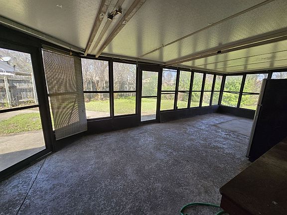 5th image of 2509 Hollydale Dr