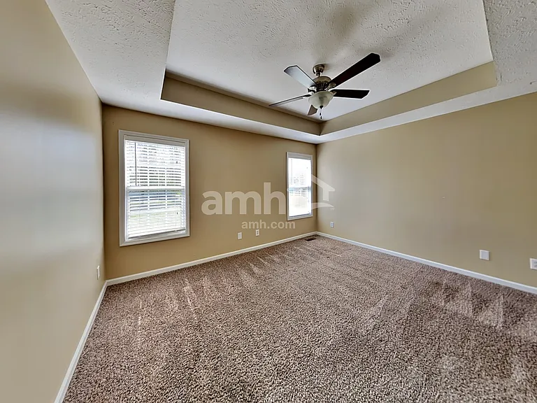 115 Crenshaw Dr — Photo 11