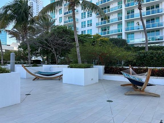 4th image of 950 Brickell Bay Dr APT 3402