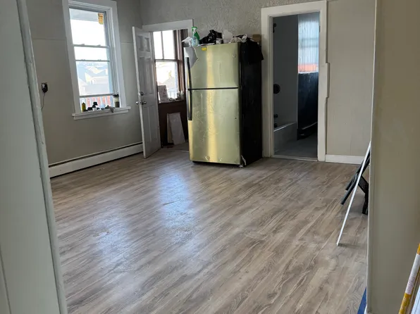 39 Opper St APT 3, Providence, RI 02904