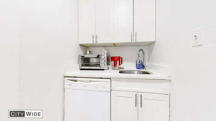 Rented by City Wide Apartments | media 10