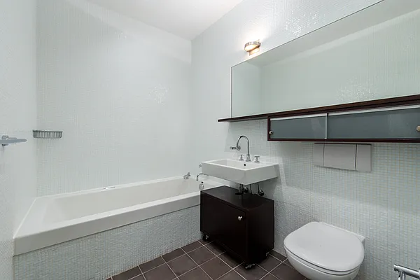 Rented by Douglas Elliman | media 15