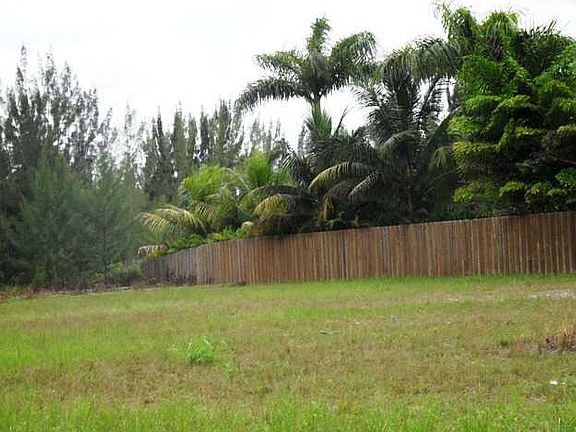 5th image of 3180 Fairways Dr