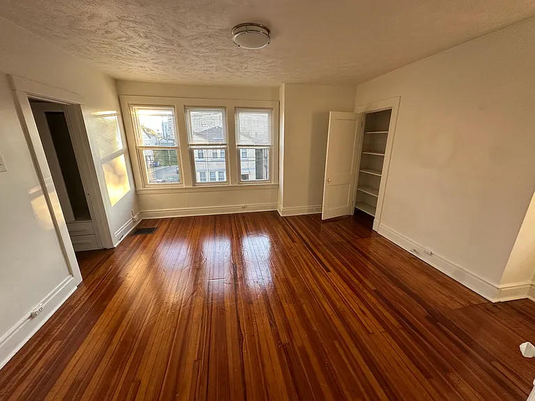 1359 Illinois Ave — Photo 8