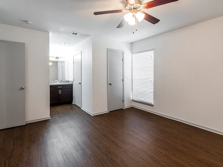 1902 Valley Hill Cir #B — Photo 11