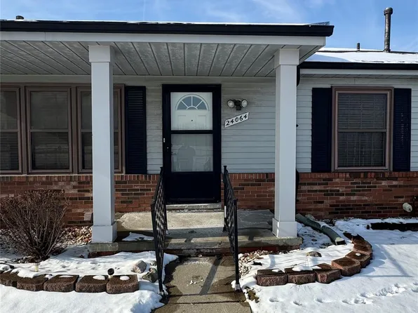 24064 Greenhill Rd, Warren, MI 48091
