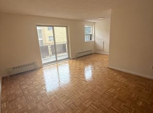 972 Eglinton Ave E #305, Toronto, ON M4G 2L9