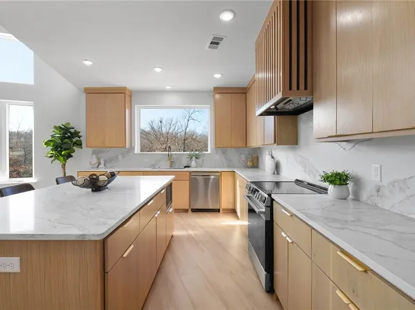 21 Dunvegan Ln, Bella Vista, AR 72715