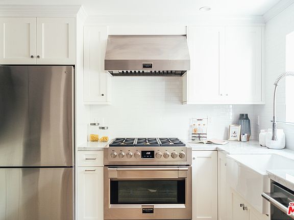 4th image of 934 19th St Unit 3