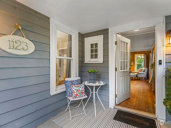 5th image of 1123 Shorewood Drive