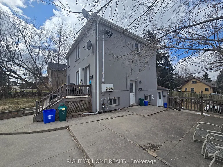 18 Ewing St #2 — Photo 2