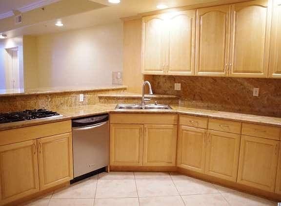 5th image of 414 E Valencia Ave #B2