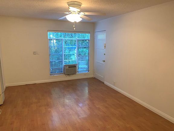 4th image of 1242 N Orange Grove Ave APT 4