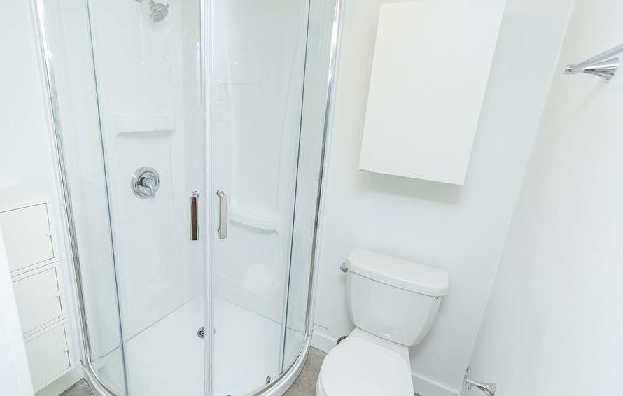 2nd image of 442 Nelson St #3
