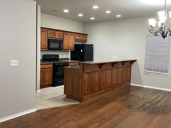 2nd image of 3205 SW Windrift Ave #1