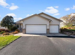 2005 Edgemont St N, Maplewood, MN 55117