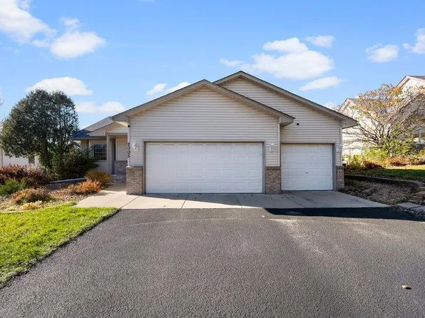 2005 Edgemont St N, Maplewood, MN 55117