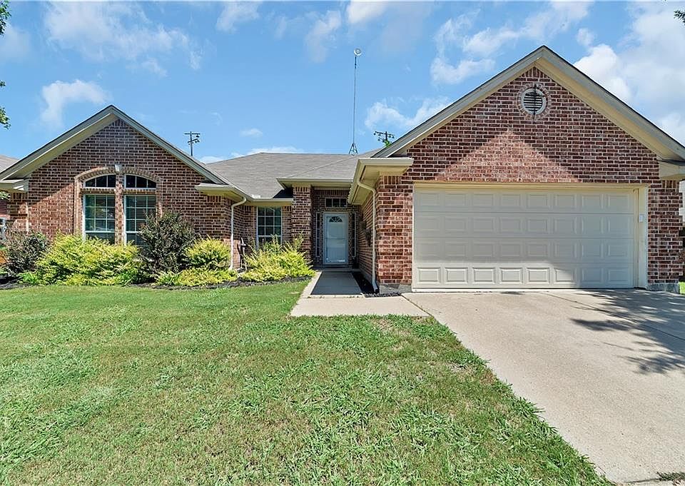 1st image of 120 Parkwood Ct