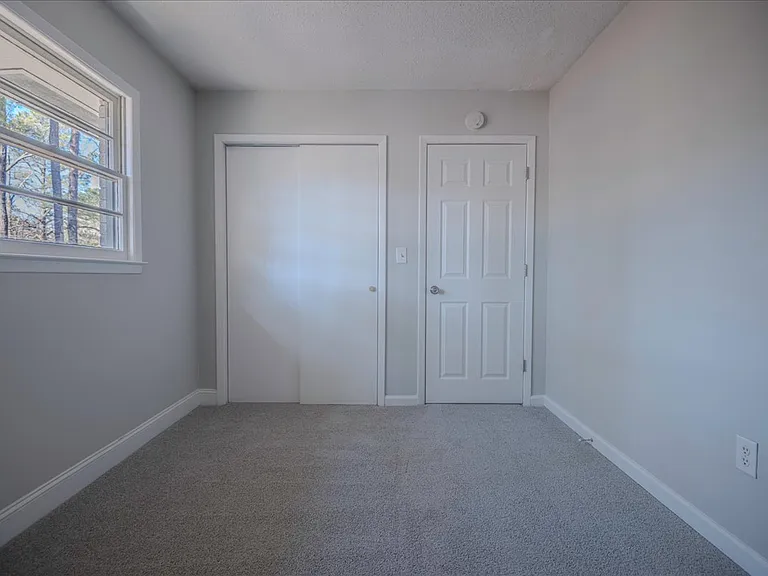 230 W Manchester Rd — Photo 21