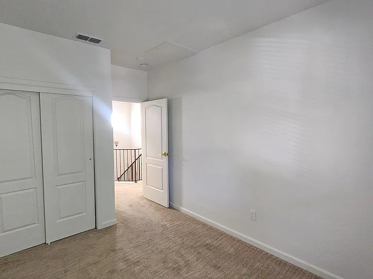 1033 S St #3 — Photo 19