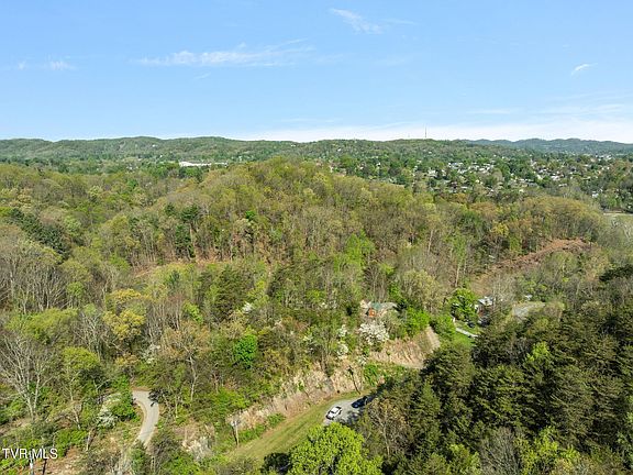 5th image of 1848 Weaver Pike