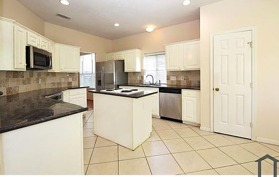 2nd image of 4602 Rainbow Valley Ct
