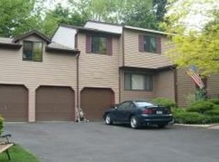 7 Henderson Rd, Glenmont, NY 12077