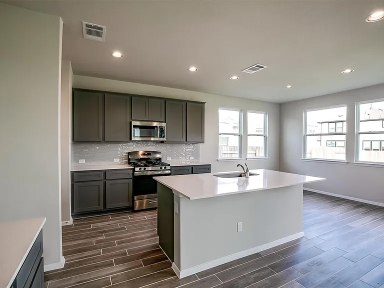 212 Stein Rd — Photo 11