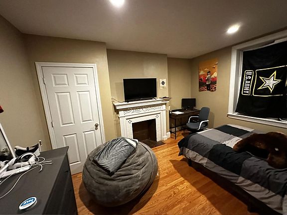 2nd image of 66 Egmont St APT 1D