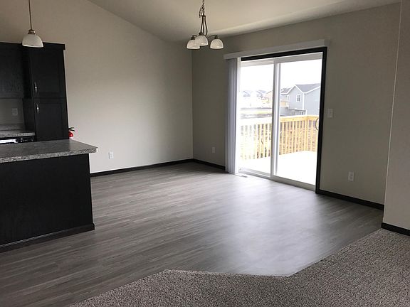 4th image of 1032 46th Ave S