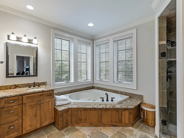 115 Falls Ct W — Photo 13