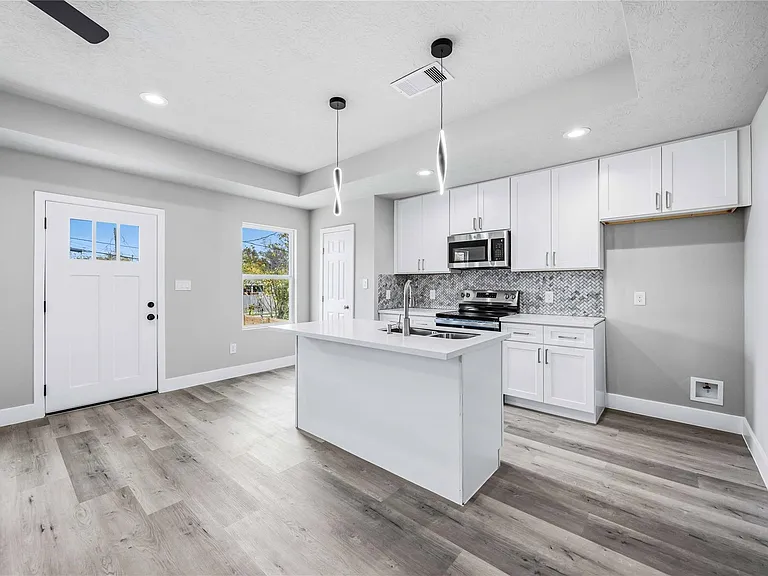 8512 Farqueson St — Photo 10