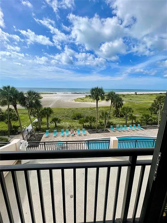 2 bed, 2.0 bath, 1094 sqft, $4,500 — Photo 3